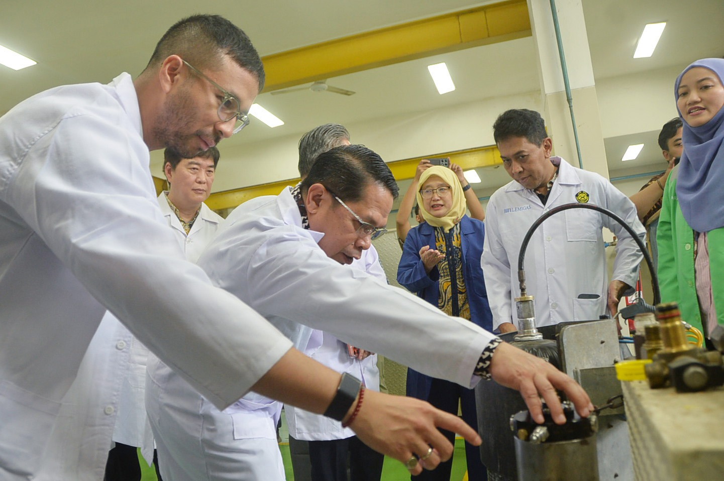 KUNJUNGAN KEPALA DIRJEN MIGAS KE LABORATORIUM UJI TAGUNG BBPMGB LEMIGAS
