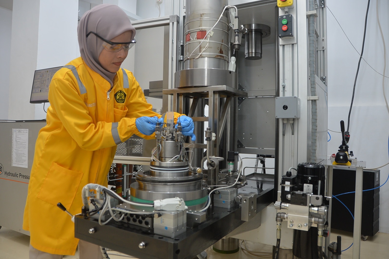 Layanan Uji Geomekanika: UCS, Triaxial (RT-HPHT), Creep, Permeabilitas, Vp/Vs, hingga Kompresibilitas