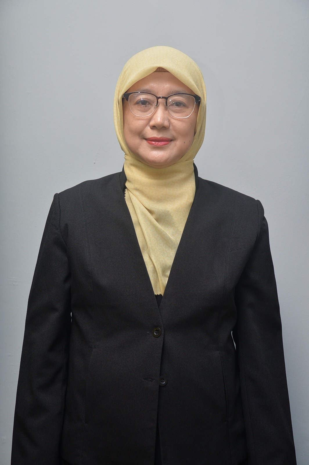Dra. Lisna Rosmayati, M.Si.
